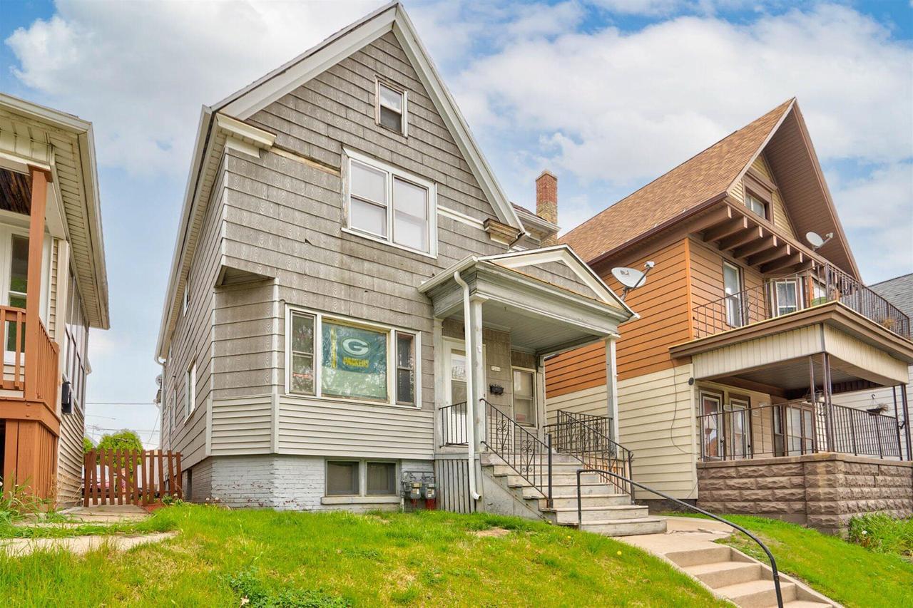 3204 W Greenfield Ave, Milwaukee, WI 53215 MLS 1739983 Redfin