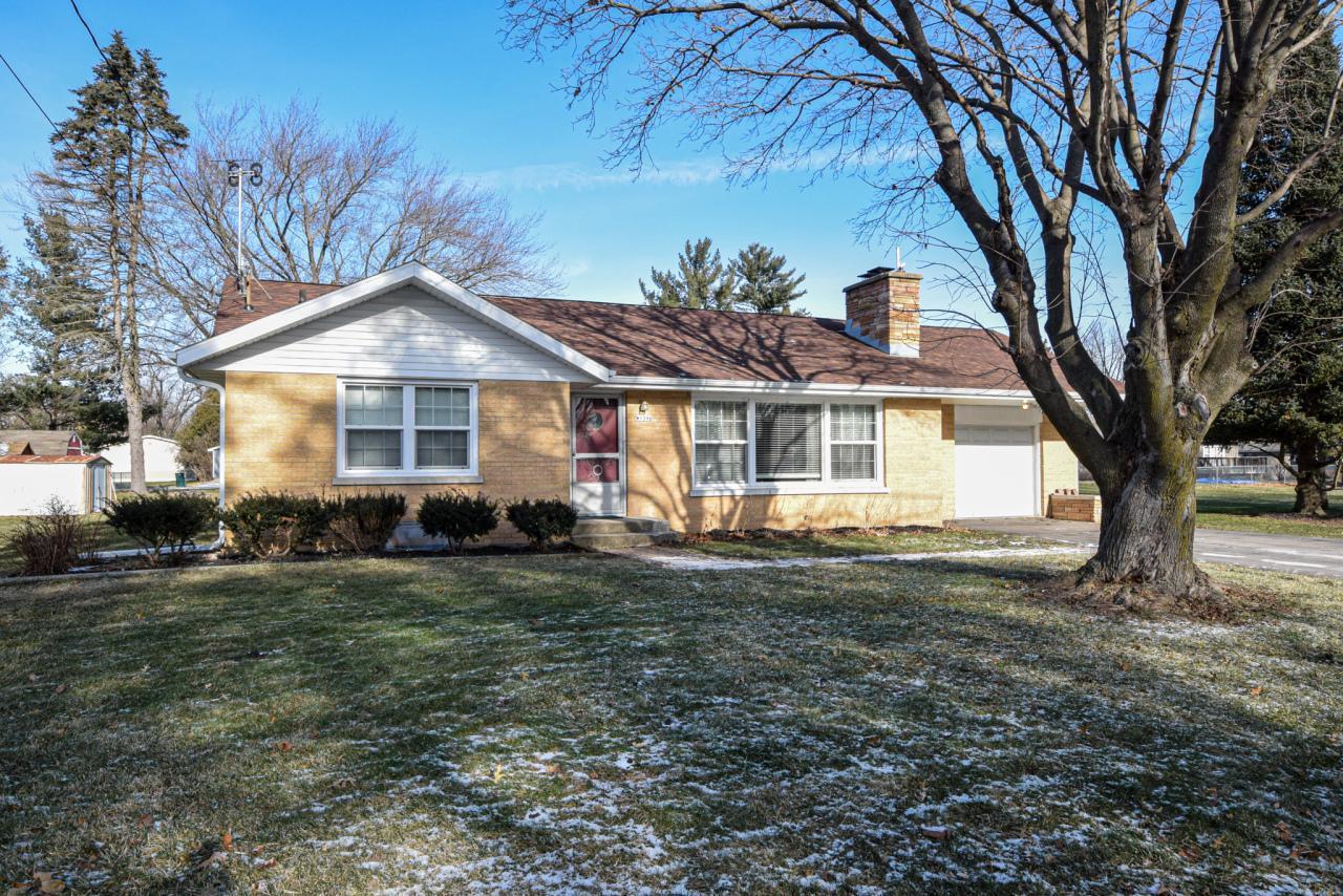 W1396 Fairview Rd, Pell Lake, WI 53157 MLS 1670992 Redfin
