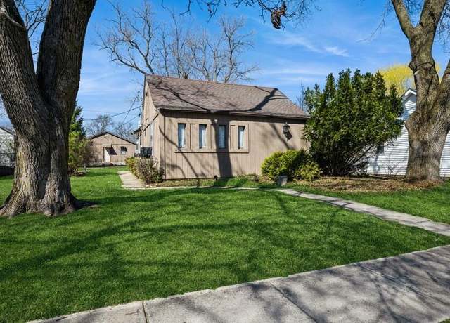 Property at 421 Water St, Lake Geneva, WI 53147, 1 bed, 1 bath