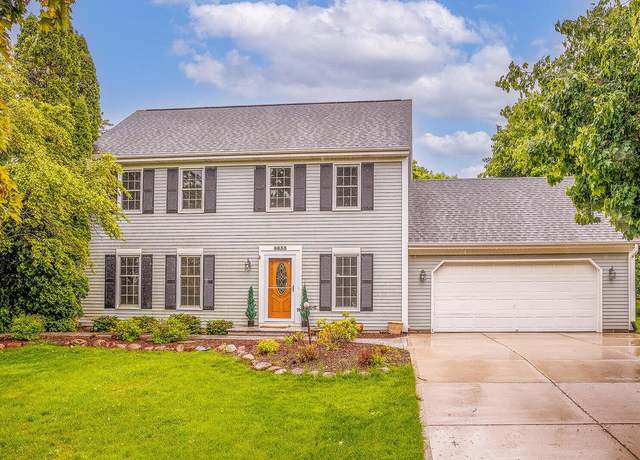 Property at 6633 W Beacon Hill Pl, Franklin, WI 53132, 3 beds, 2.5 baths