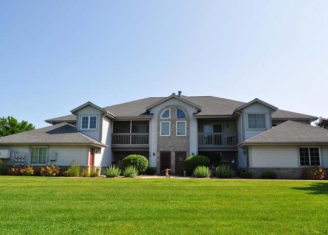 Property at 739 Quinlan Dr Unit D, Pewaukee, WI 53072, 2 beds, 2 baths