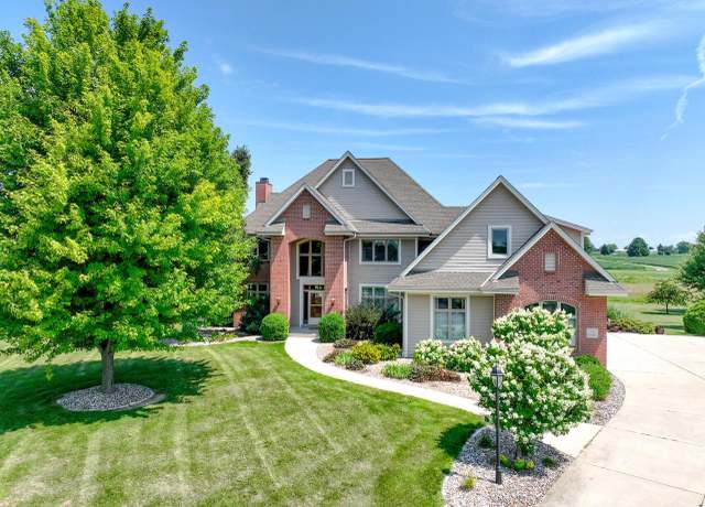 Property at N81W33604 Chicory Court East Ct, Oconomowoc, WI 53066, 5 beds, 4.5 baths
