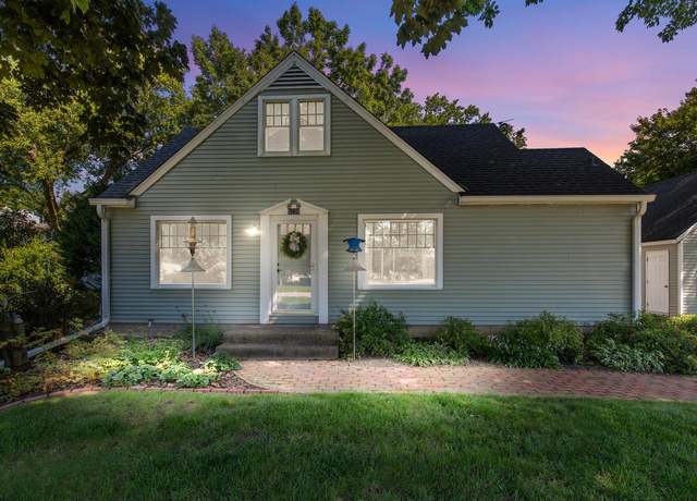 Property at 5220 S Oak Ridge Dr, New Berlin, WI 53146, 3 beds, 2 baths