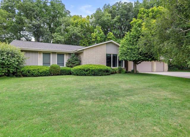 Property at N2W27233 Lyles Dr, Waukesha, WI 53188, 3 beds, 2 baths