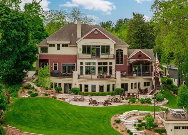 Property at N49W35398 Wisconsin Ave, Oconomowoc, WI 53066, 4 beds, 4.5 baths