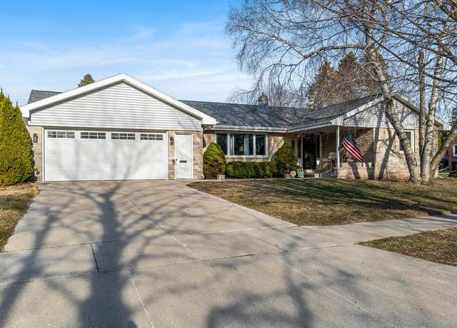 Property at 1334 N 9th St, Manitowoc, WI 54220, 3 beds, 2 baths