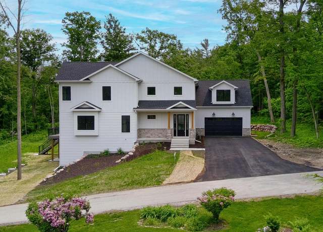 Property at N2692 Forest Dr, Lake Geneva, WI 53147, 6 beds, 5.5 baths