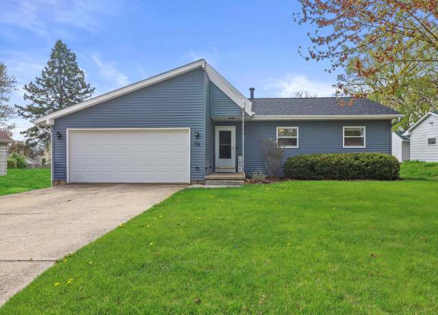 Property at 718 Oak Dr, Jefferson, WI 53549, 3 beds, 1.5 baths
