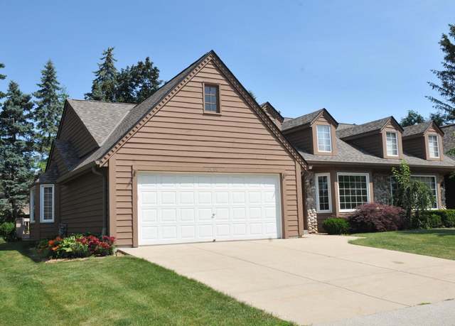 Property at 3817 S Oakbrook Dr, Greenfield, WI 53228, 2 beds, 2 baths