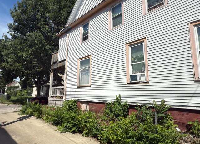 Property at 1418 N 30th St Unit A, Milwaukee, WI 53208, 6 beds, 2 baths