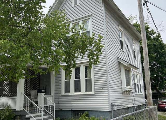 Property at 1320 Thurston Ave, Racine, WI 53405, 3 beds, 1 bath