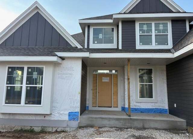 Property at 1629 Mohican Trl, Waukesha, WI 53189, 4 beds, 3 baths