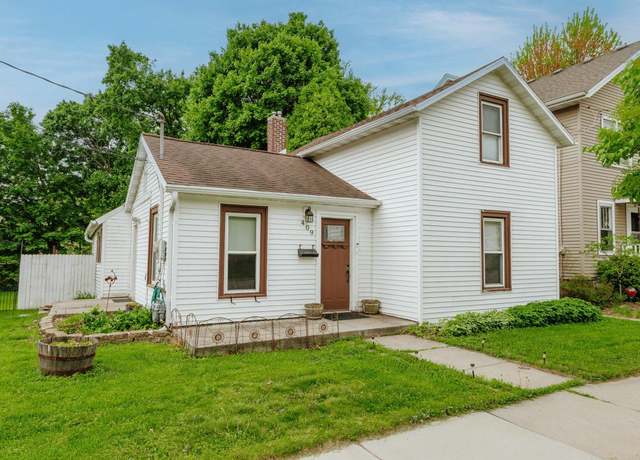 Property at 409 W Washington St, Stoughton, WI 53589, 3 beds, 1 bath