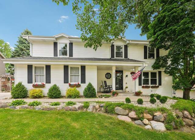 Property at 2924 Minot Ln, Waukesha, WI 53188, 4 beds, 2.5 baths