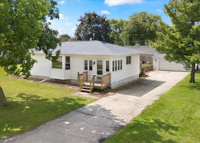 Property at 2907 Elizabeth Ln, Twin Lakes, WI 53181, 2 beds, 2 baths