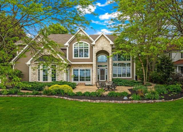 Property at 314 Lac La Belle Dr, Oconomowoc, WI 53066, 4 beds, 2.5 baths