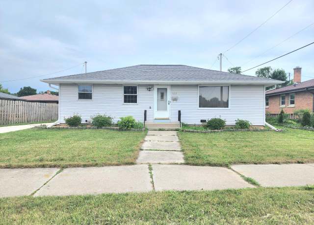 Property at 2518 Main Ave, Sheboygan, WI 53083, 3 beds, 1.5 baths