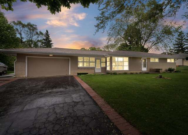 Property at W215N5580 Kenmore Dr, Menomonee Falls, WI 53051, 3 beds, 1.5 baths