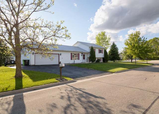 Property at 123 Westgate Dr, Iron Ridge, WI 53035, 3 beds, 2 baths