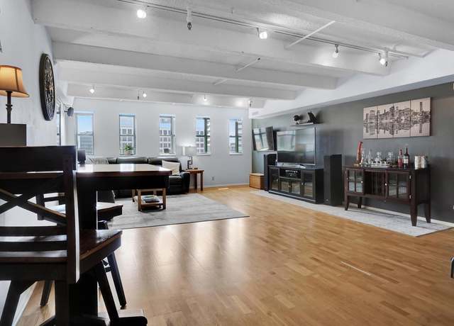 Property at 270 E Highland Ave #916, Milwaukee, WI 53202, 2 beds, 2 baths