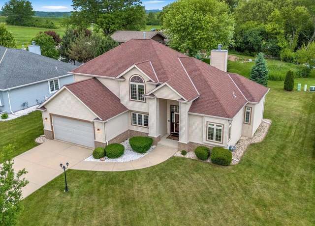 Property at 5056 W Evergreen St, Franklin, WI 53132, 4 beds, 2.5 baths