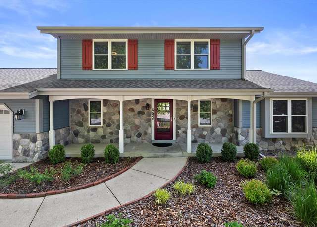Property at 6834 S 35th St, Franklin, WI 53132, 4 beds, 3.5 baths