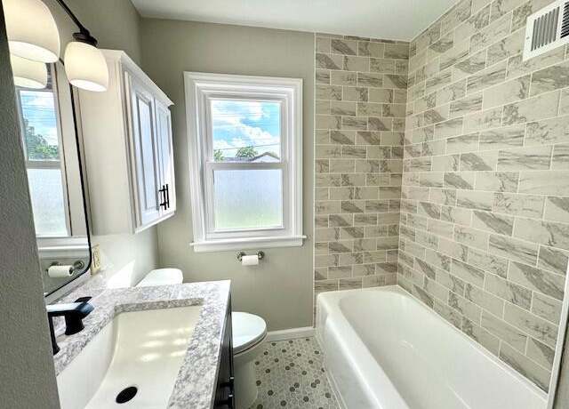 Property at 9503 W Lisbon Ave, Milwaukee, WI 53222, 3 beds, 1 bath