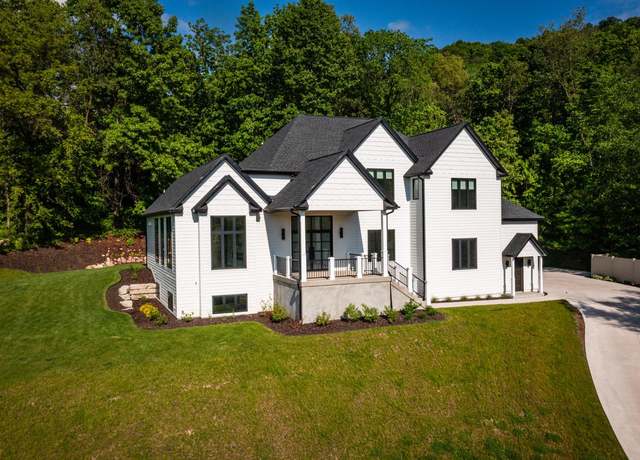 Property at N1938 Summit Dr, La Crosse, WI 54601, 5 beds, 4.5 baths