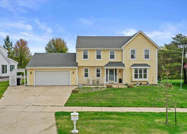 Property at 6860 S Tumblecreek Dr, Franklin, WI 53132, 3 beds, 2.5 baths
