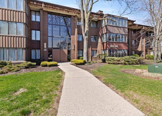 Property at N85W15700 Ridge Rd #307, Menomonee Falls, WI 53051, 2 beds, 2 baths