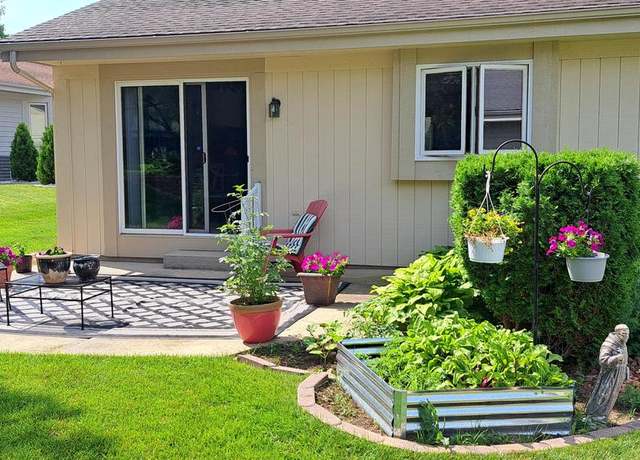 Property at 3624 W Honey Tree Ln, Greenfield, WI 53221, 2 beds, 2 baths