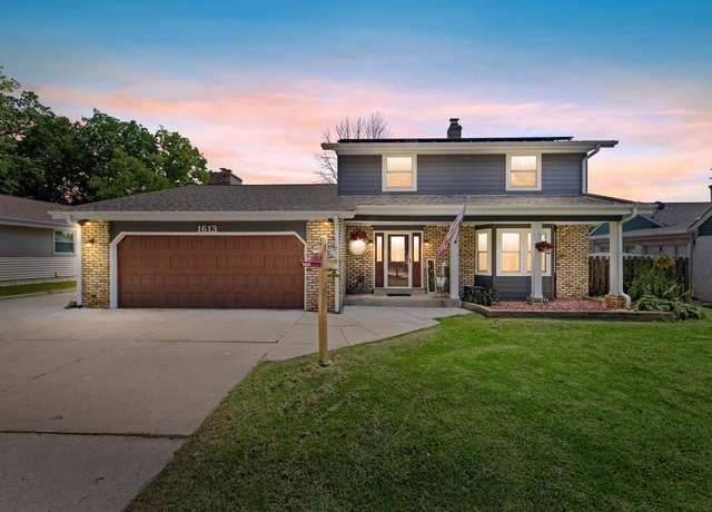 Property at 1613 Michael Dr, Waukesha, WI 53189, 3 beds, 2.5 baths