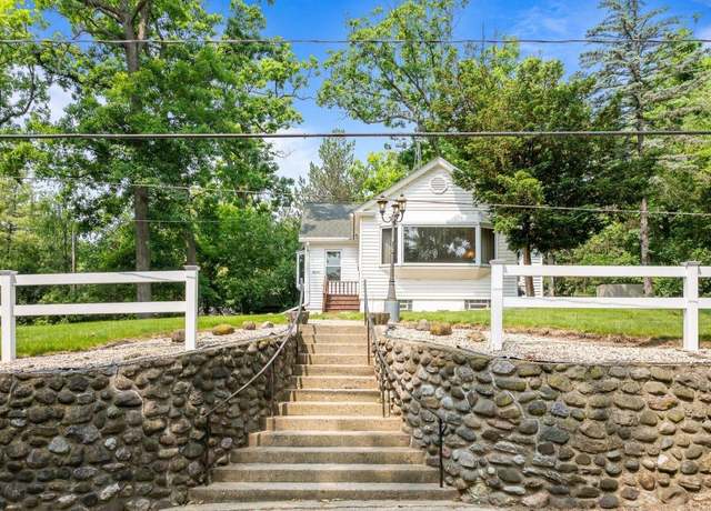 Property at N3189 Violet Rd, Lake Geneva, WI 53147, 2 beds, 1 bath