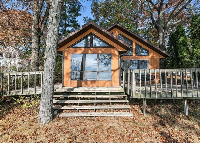 Property at N4826 N Lakeshore Dr, Princeton, WI 54968, 2 beds, 1.5 baths