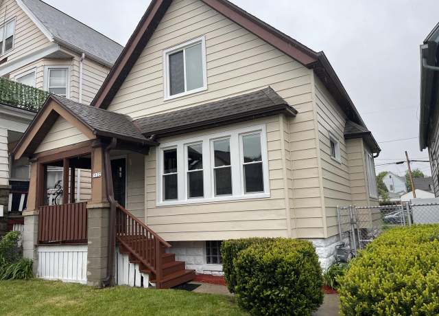 Property at 3122 W Madison St, Milwaukee, WI 53215, 4 beds, 3 baths