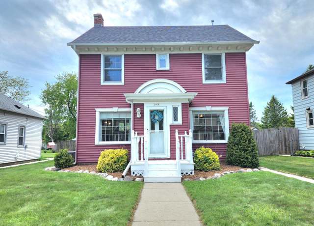 Property at 2408 S 16th St, Sheboygan, WI 53081, 3 beds, 1.5 baths