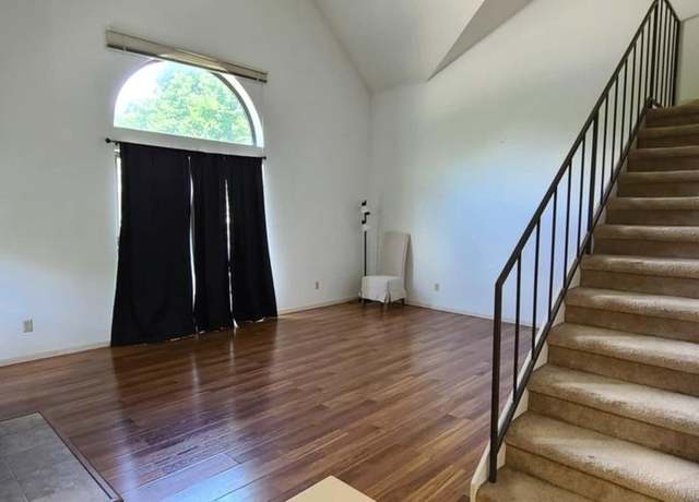 Property at 535 D'Onofrio Dr #5, Madison, WI 53719, 1 bed, 2 baths