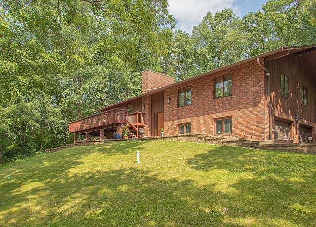 Property at 5737 Fox Chase Dr, Hokah, MN 55941, 3 beds, 3 baths