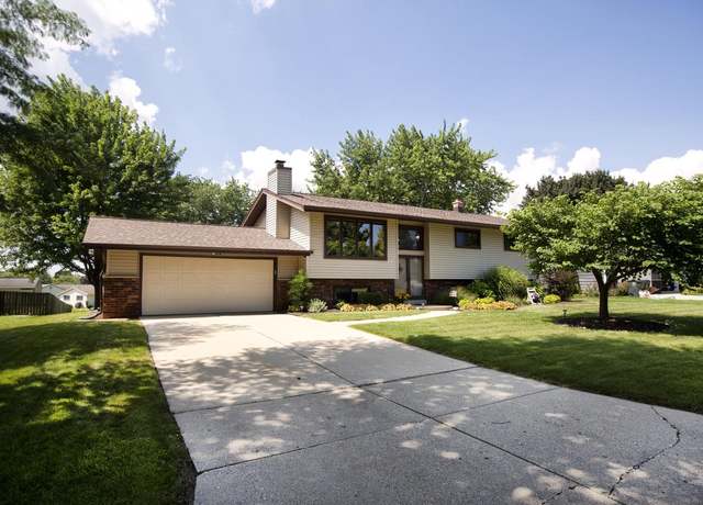 Property at 9367 S 35th St, Franklin, WI 53132, 4 beds, 2 baths