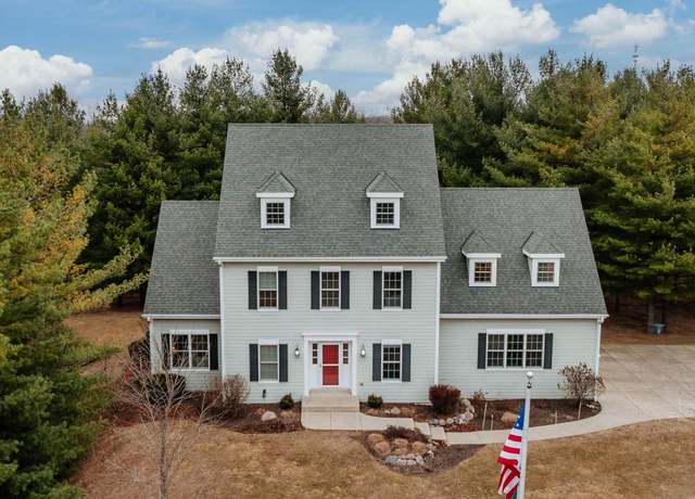Property at 28430 Coyote Cir, Burlington, WI 53105, 4 beds, 4 baths