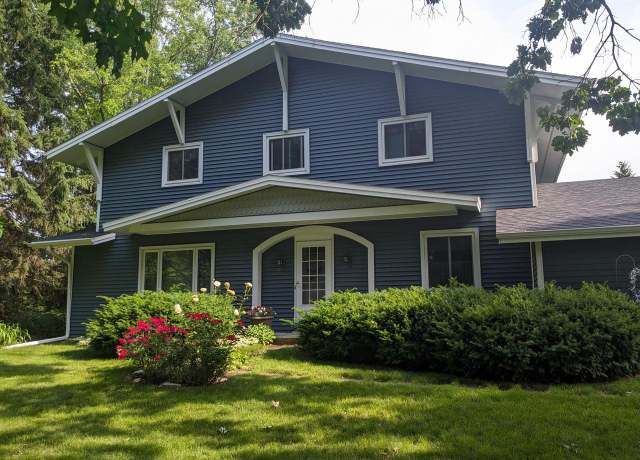 Property at S41W27403 Timber Trl, Waukesha, WI 53189, 5 beds, 2.5 baths