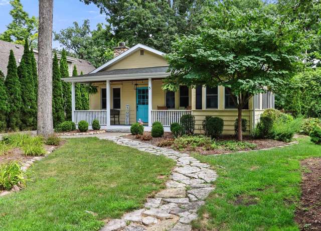 Property at 5 Garfield Pkwy, Williams Bay, WI 53191, 4 beds, 2 baths