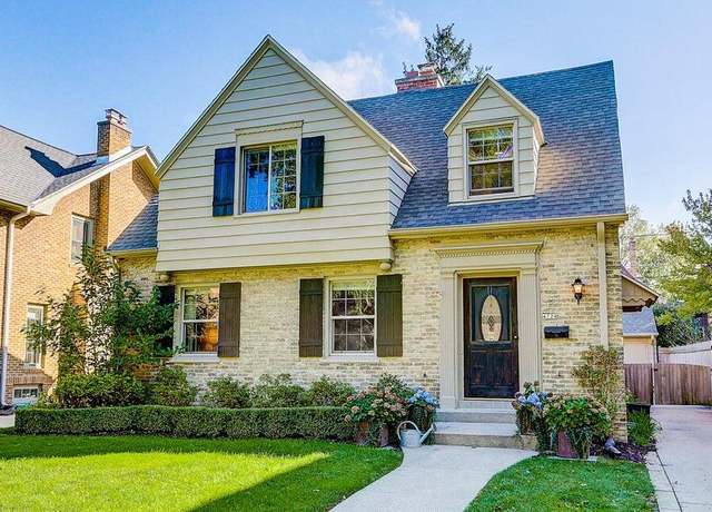 Property at 4724 N Woodburn St, Whitefish Bay, WI 53211, 3 beds, 1.5 baths