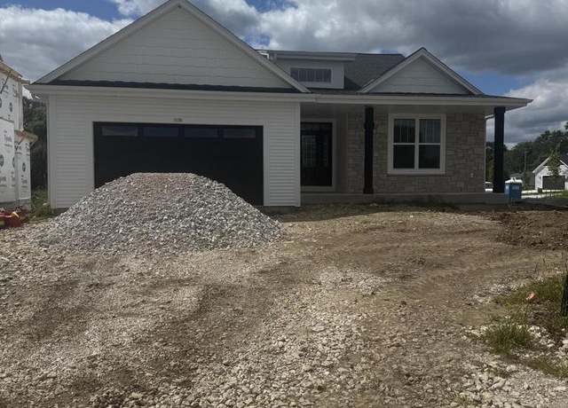 Property at 1102 Oxbow Ct, Pewaukee, WI 53072, 3 beds, 2 baths