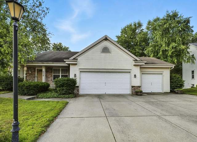 Property at 2029 Wildberry Ct, Waukesha, WI 53186, 3 beds, 2 baths