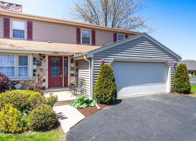 Property at 12523 N Woodberry Dr, Mequon, WI 53092, 3 beds, 2 baths