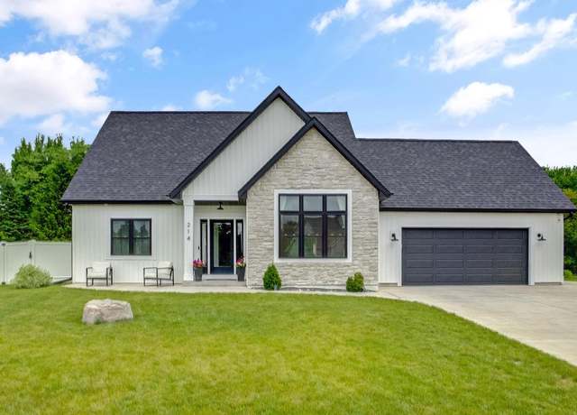 Property at W214 Thompson Cir, Oconomowoc, WI 53066, 5 beds, 3.5 baths