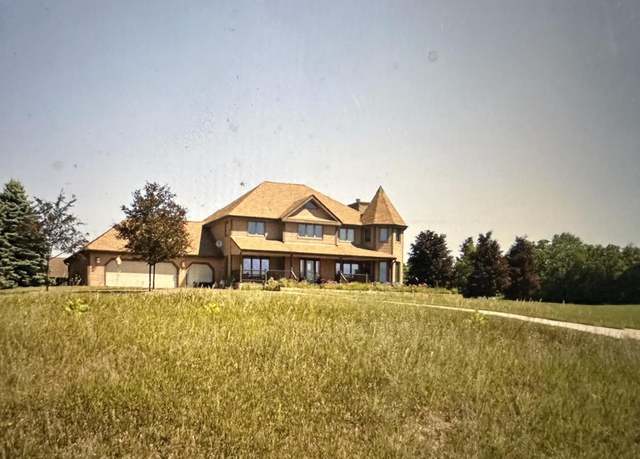 Property at S96W32528 Valley Court Rd, Mukwonago, WI 53149, 3 beds, 3.5 baths