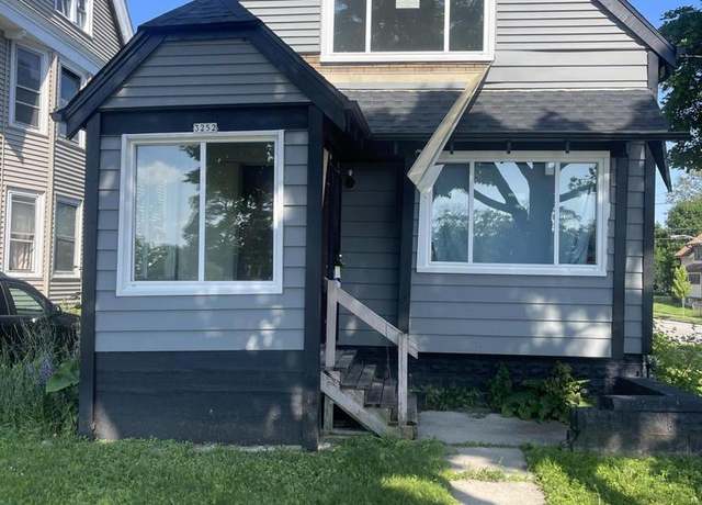 Property at 3252 N 17th St, Milwaukee, WI 53209, 4 beds, 2 baths