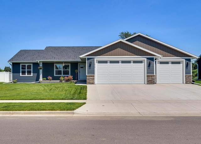 Property at 1819 Arches Dr, Holmen, WI 54636, 5 beds, 3 baths